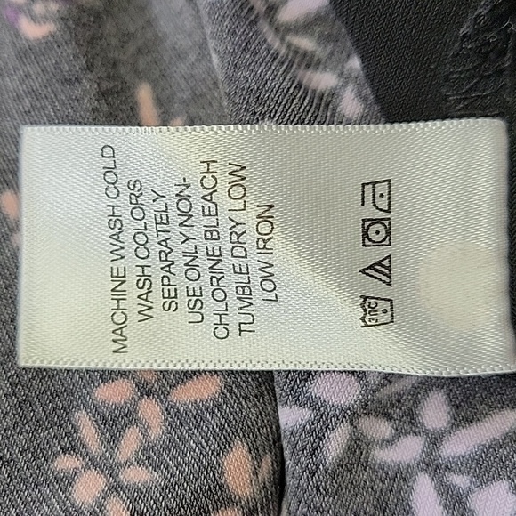 Woman Within Black Floral Stretchy Tunic With 3/4 Zip Sleeves Size 24 - Picture 11 of 12